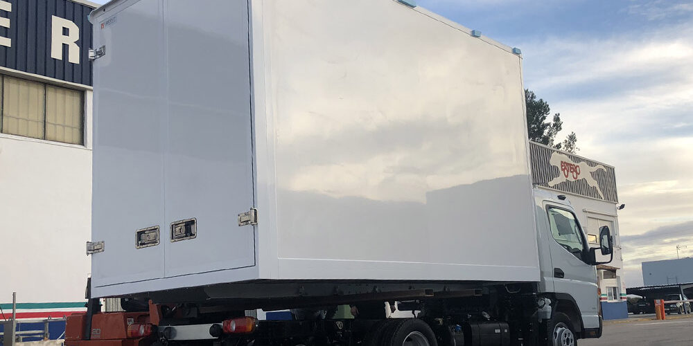 furgon-poliester furgon de poliester