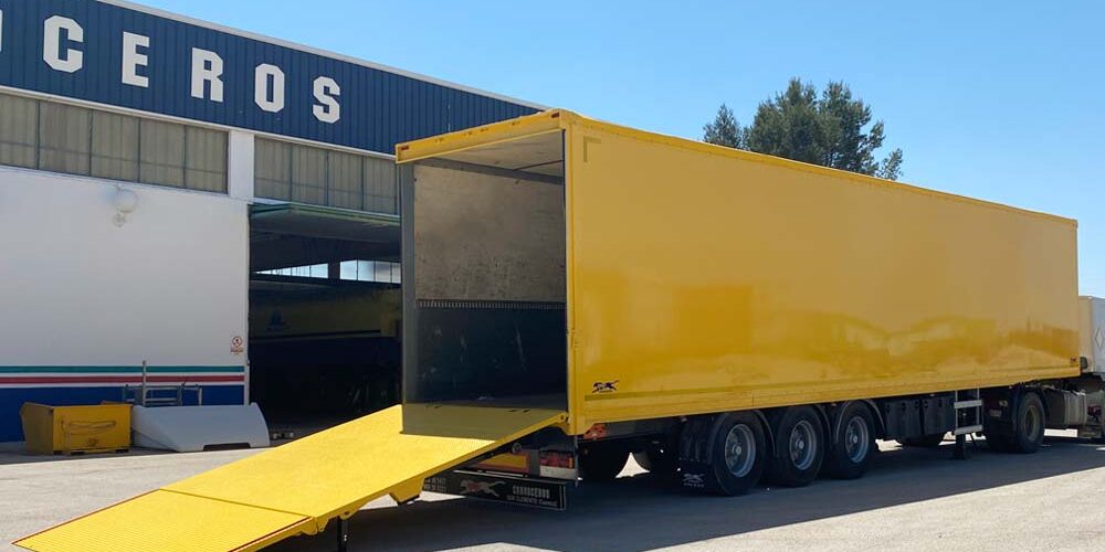 furgon-con-rampa-elevadora-3 furgon con rampa elevadora