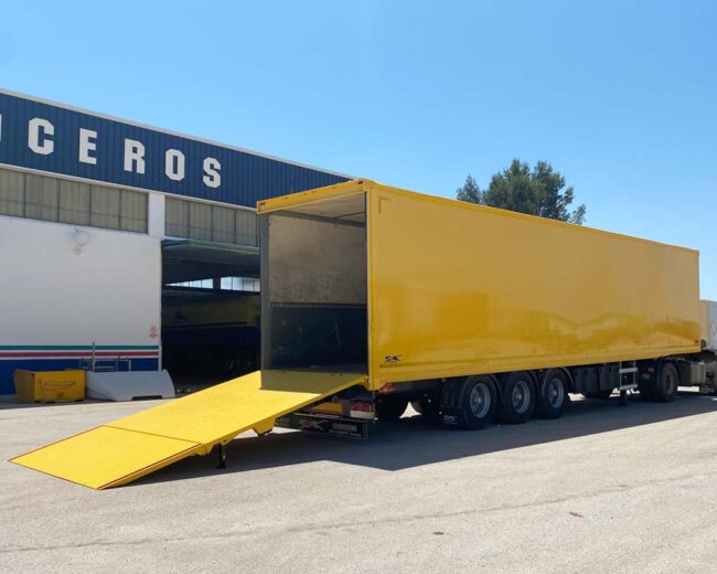 furgon-con-rampa-elevadora-3 furgon con rampa elevadora