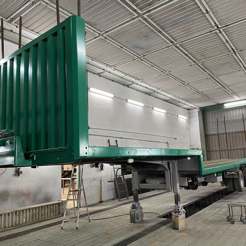 chorreado de pintura y arena en semirremolque