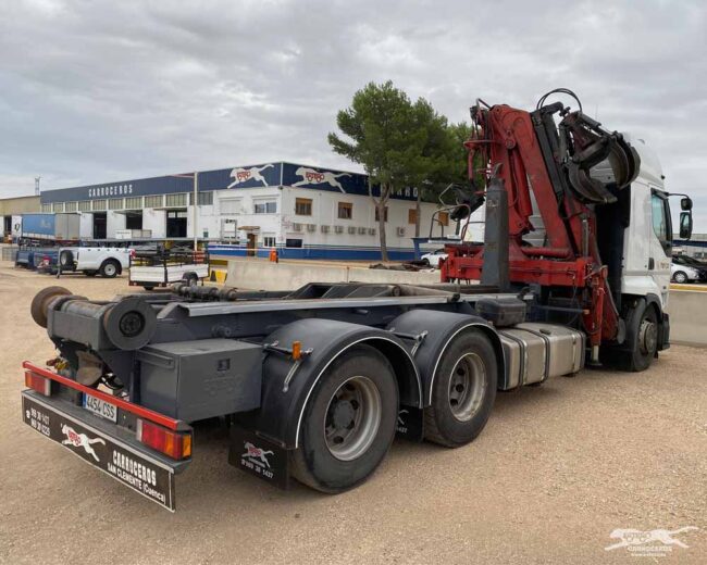 Reparación adaptaciones  vehículos industriales Reinstalación de grúa con multilift