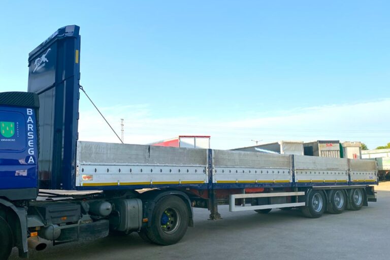 Plataforma con laterales y rampas manuales