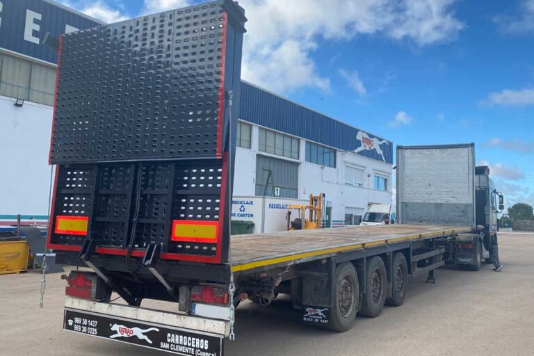 Semirremolque con rampas