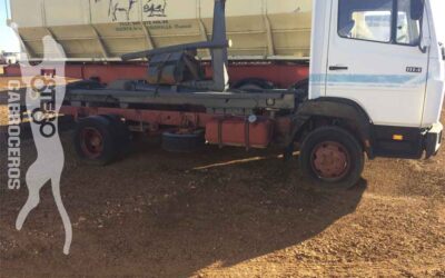 camion mercedes con multilift